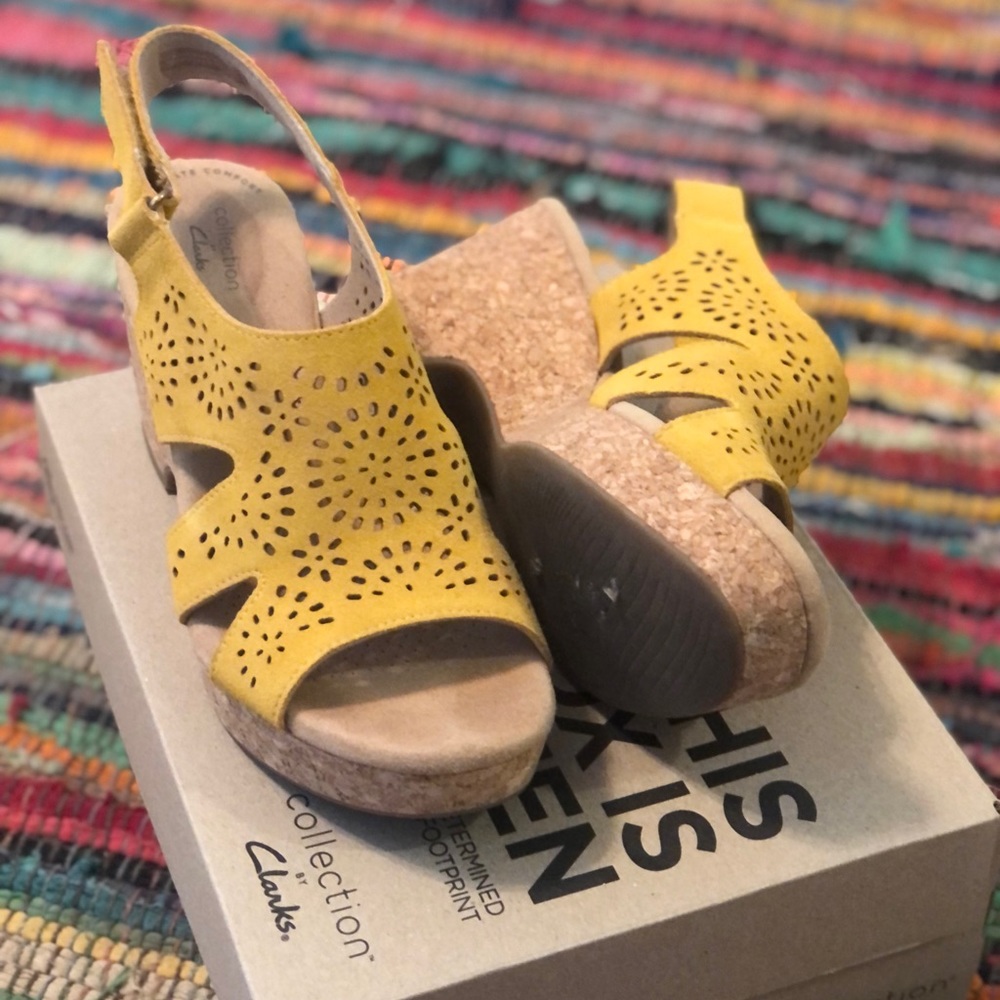 Clarks Giselle Bay wedge in Yellow